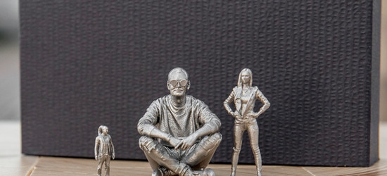 19_stainless_figurine_box_01.jpg